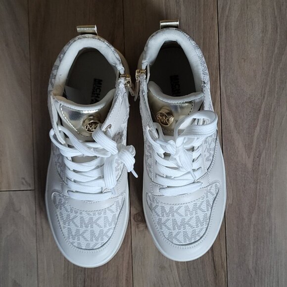 NWOB Michael Kors Kids High Top Sneakers Size 1 - Picture 2 of 6